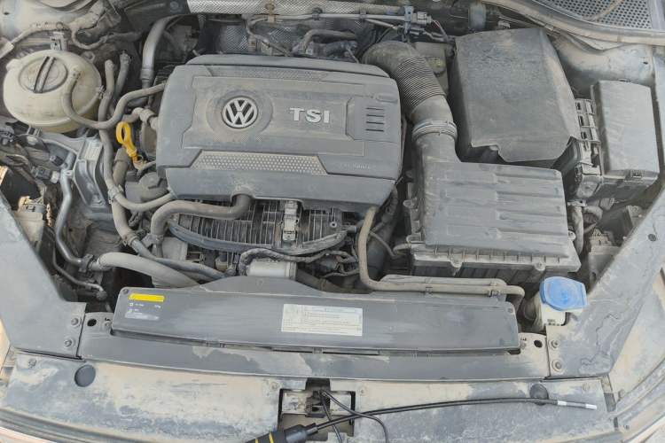 Used Volkswagen Magotan 2018 330TSI DSG Luxury Model Engine Bay