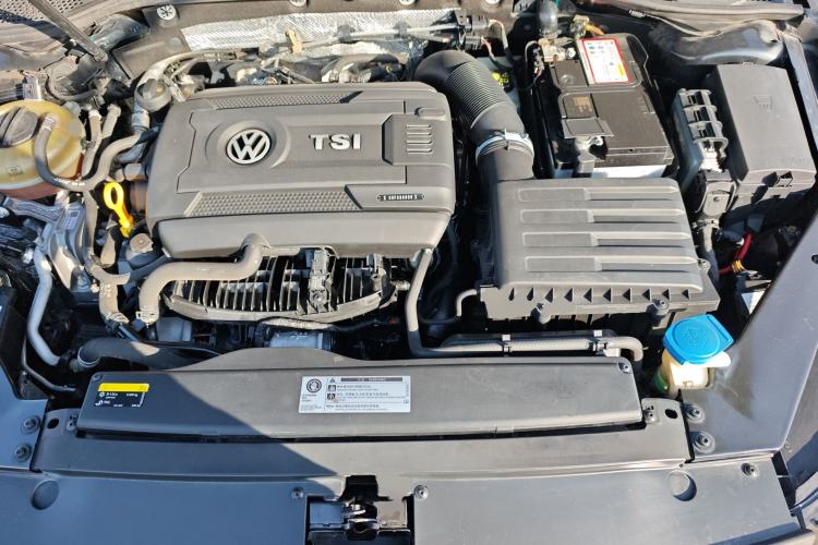 Used Volkswagen Magotan 2018 Facelift 330TSI DSG Luxury Model Engine Bay