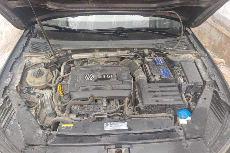 Used Volkswagen Magotan 2018 Facelift 330TSI DSG Luxury Model Engine Bay