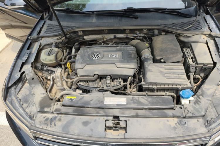 Used Volkswagen Magotan 2018 330TSI DSG Advanced Model Engine Bay