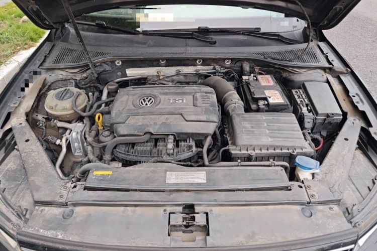 Used Volkswagen Magotan 2018 330TSI DSG Advanced Model Engine Bay