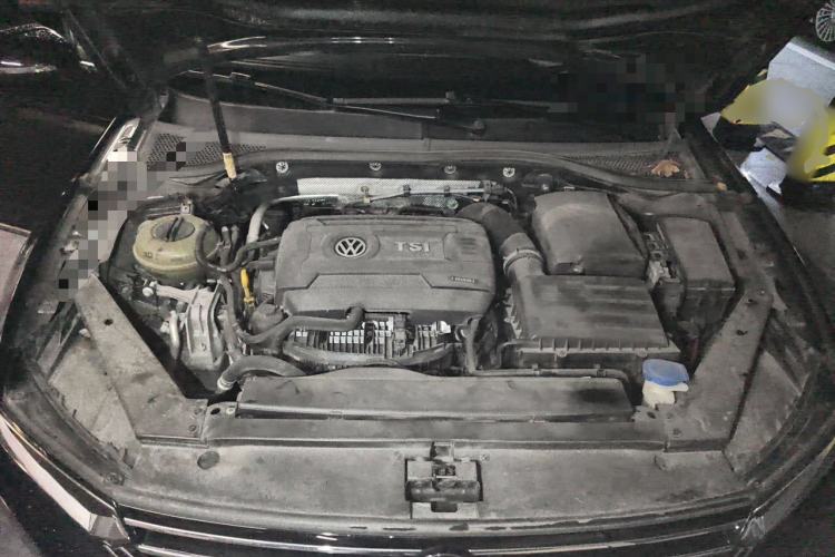 Used Volkswagen Magotan 2018 330TSI DSG Advanced Model Engine Bay