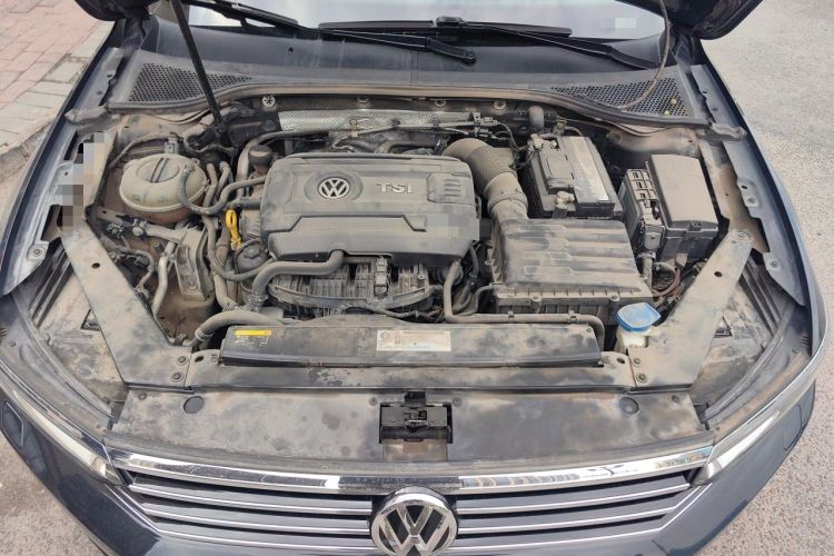 Used Volkswagen Magotan 2018 330TSI DSG Luxury Model Engine Bay