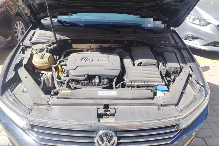 Used Volkswagen Magotan 2018 330TSI DSG Luxury Model Engine Bay