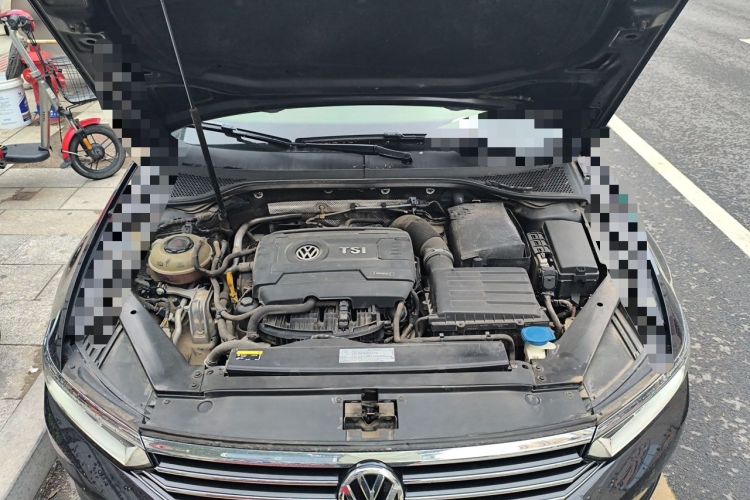 Used Volkswagen Magotan 2018 330TSI DSG Luxury Model Engine Bay