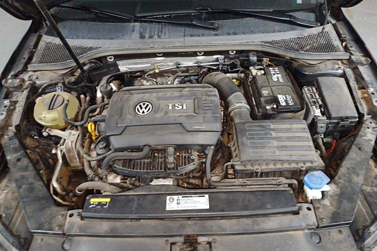 Used Volkswagen Magotan 2018 330TSI DSG Advanced Model Engine Bay