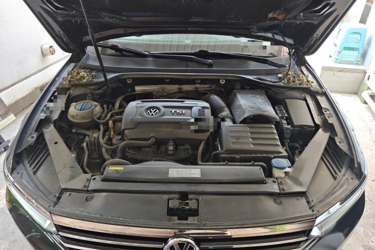 Used Volkswagen Magotan 2018 330TSI DSG Luxury Model Engine Bay