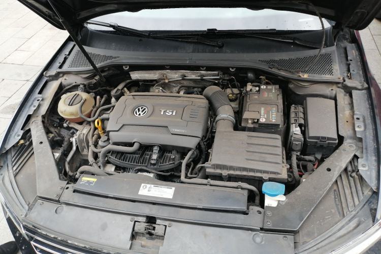 Used Volkswagen Magotan 2018 330TSI DSG Advanced Model Engine Bay