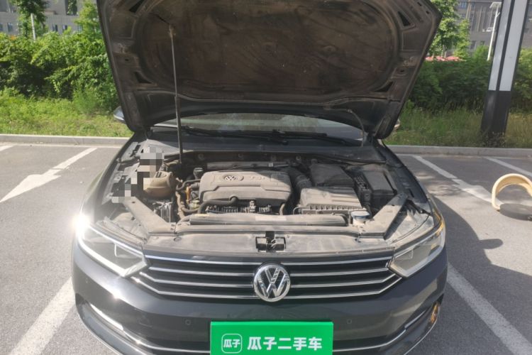 Used Volkswagen Magotan 2018 330TSI DSG Advanced Model Engine Bay