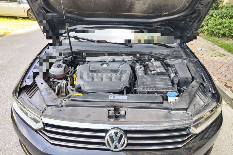 Used Volkswagen Magotan 2018 330TSI DSG Advanced Model Engine Bay
