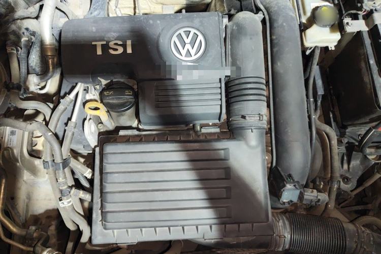 Used Volkswagen Magotan 2018 280TSI DSG Comfort Model Engine Bay