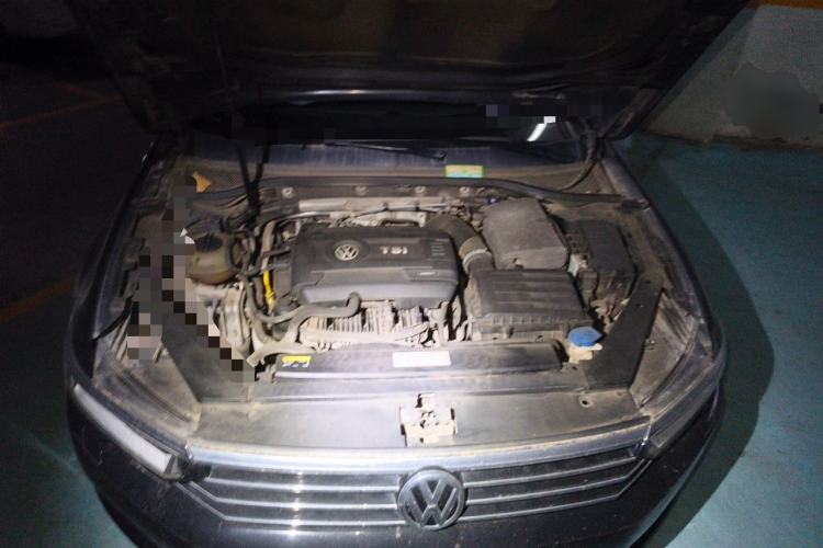 Used Volkswagen Magotan 2018 330TSI DSG Luxury Model Engine Bay