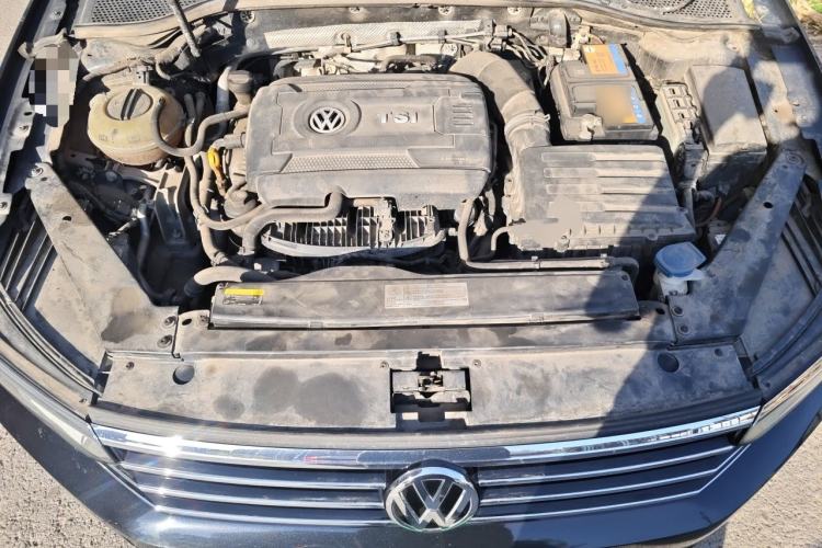 Used Volkswagen Magotan 2018 Facelift 330TSI DSG Luxury Model Engine Bay