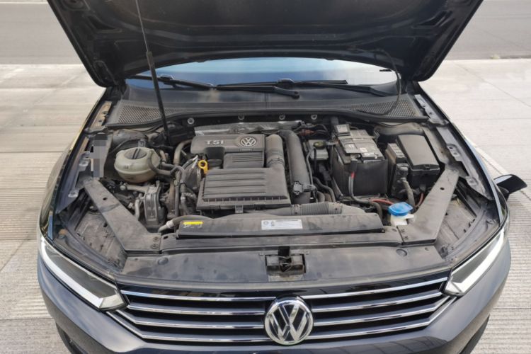 Used Volkswagen Magotan 2018 280TSI DSG Enjoyment Model Engine Bay