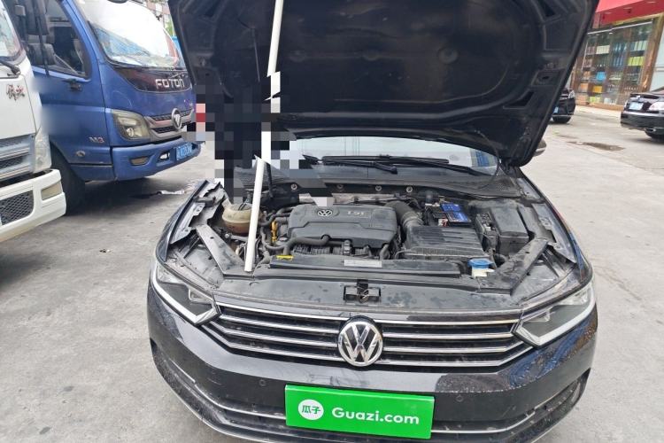 Used Volkswagen Magotan 2018 330TSI DSG Advanced Model Engine Bay