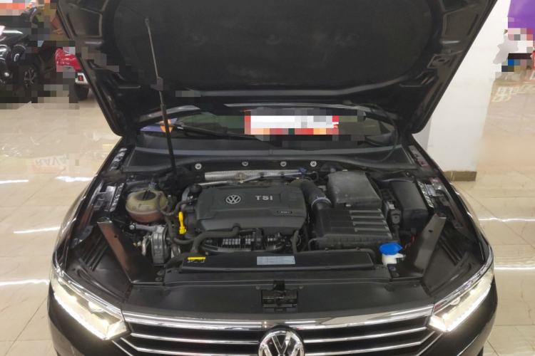 Used Volkswagen Magotan 2018 330TSI DSG Luxury Model Engine Bay