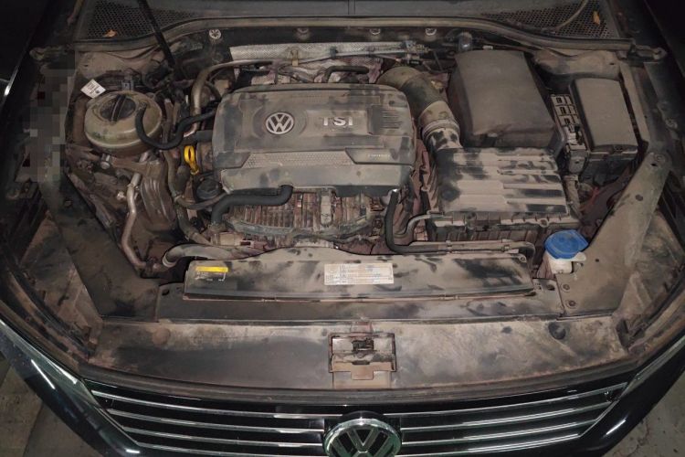 Used Volkswagen Magotan 2018 330TSI DSG Comfort Model Engine Bay