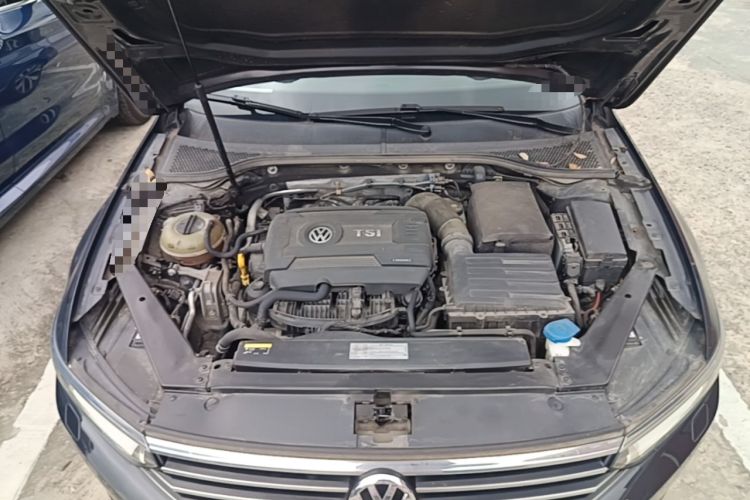 Used Volkswagen Magotan 2018 330TSI DSG Luxury Model Engine Bay