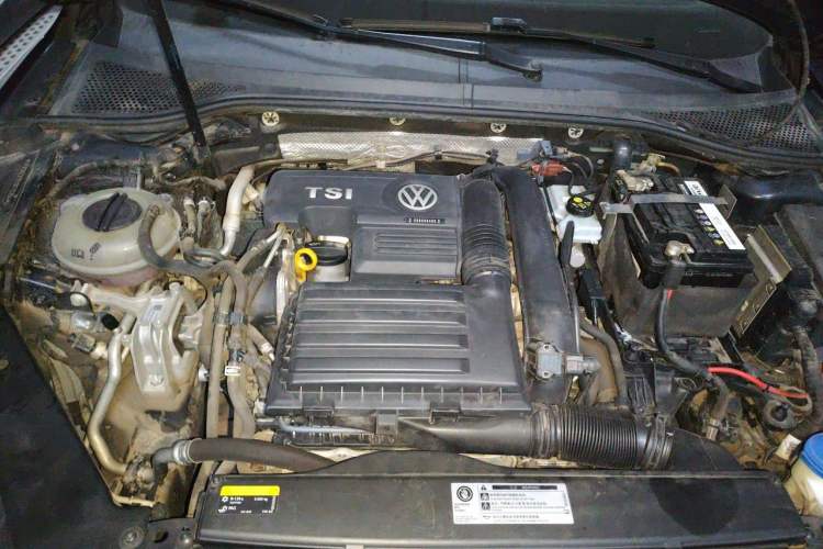 Used Volkswagen Magotan 2018 280TSI DSG Comfort Model Engine Bay