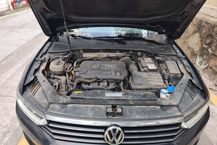 Used Volkswagen Magotan 2018 Facelift 380TSI DSG Luxury Version Engine Bay