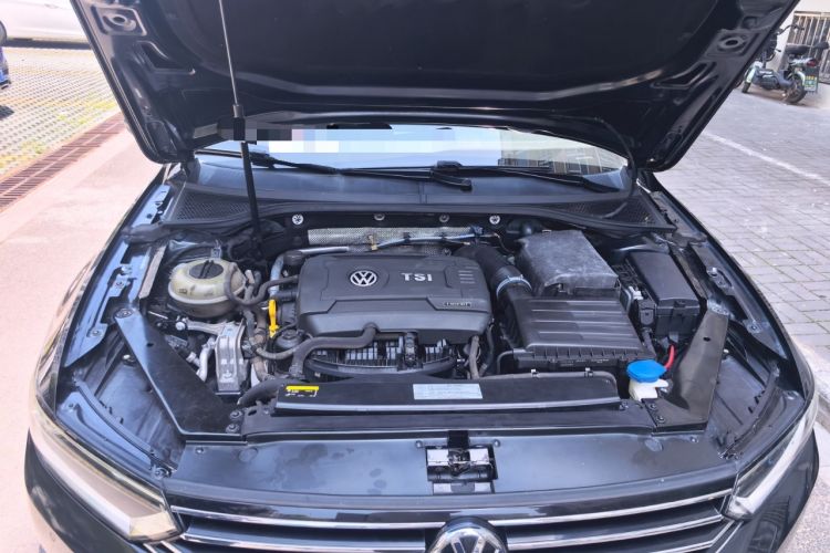 Used Volkswagen Magotan 2018 330TSI DSG Advanced Model Engine Bay