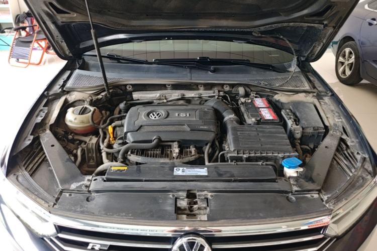 Used Volkswagen Magotan 2018 Facelift 330TSI DSG Luxury Model Engine Bay