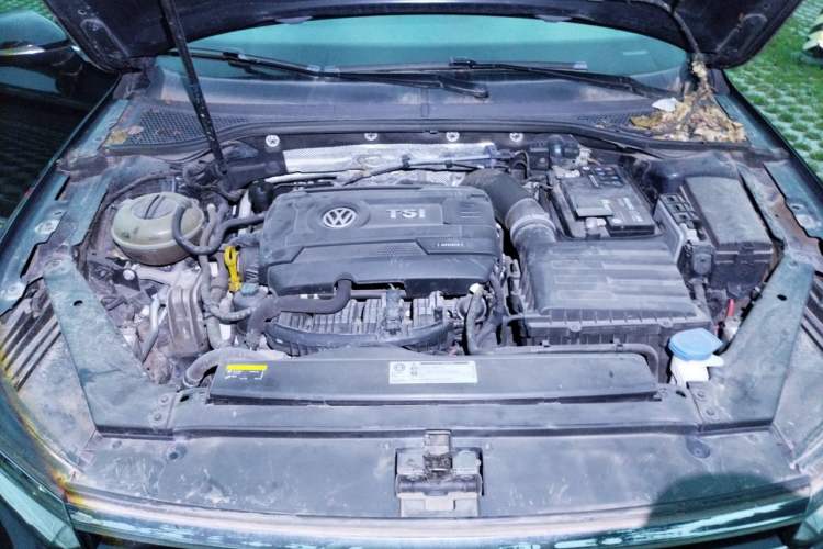 Used Volkswagen Magotan 2018 Facelift 330TSI DSG Luxury Model Engine Bay