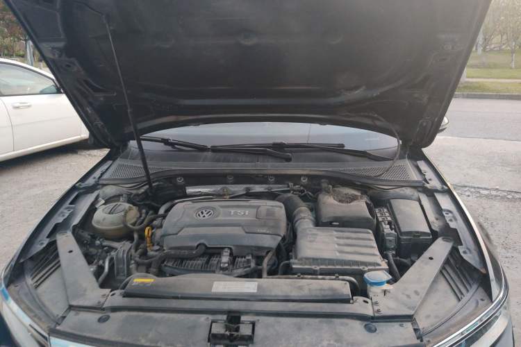 Used Volkswagen Magotan 2018 330TSI DSG Luxury Model Engine Bay
