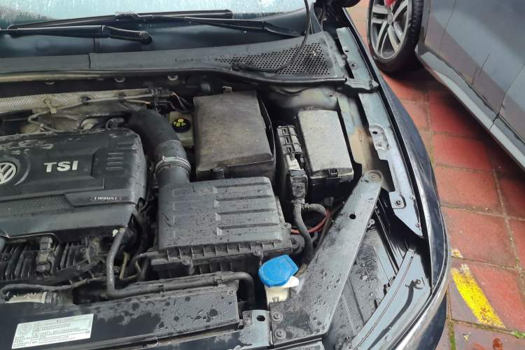 Used Volkswagen Magotan 2018 330TSI DSG Advanced Model Engine Bay Left