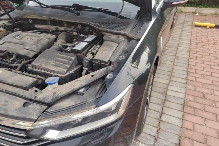 Used Volkswagen Magotan 2018 380TSI DSG Prestige Model Engine Bay Left