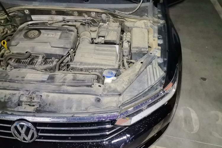 Used Volkswagen Magotan 2018 330TSI DSG Luxury Model Engine Bay Left