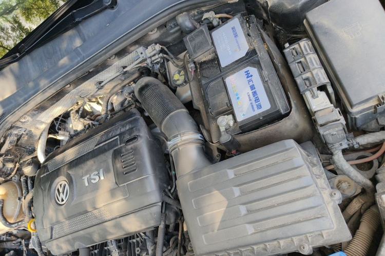 Used Volkswagen Magotan 2018 Facelift 330TSI DSG Luxury Model Engine Bay Left