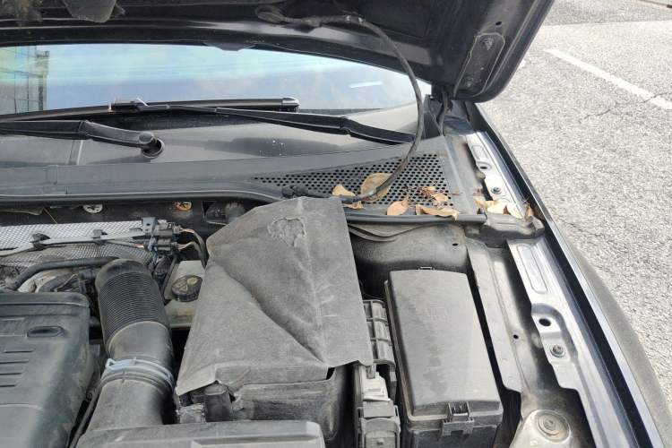 Used Volkswagen Magotan 2018 330TSI DSG Luxury Model Engine Bay Left