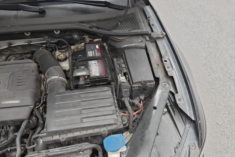 Used Volkswagen Magotan 2018 330TSI DSG Advanced Model Engine Bay Left