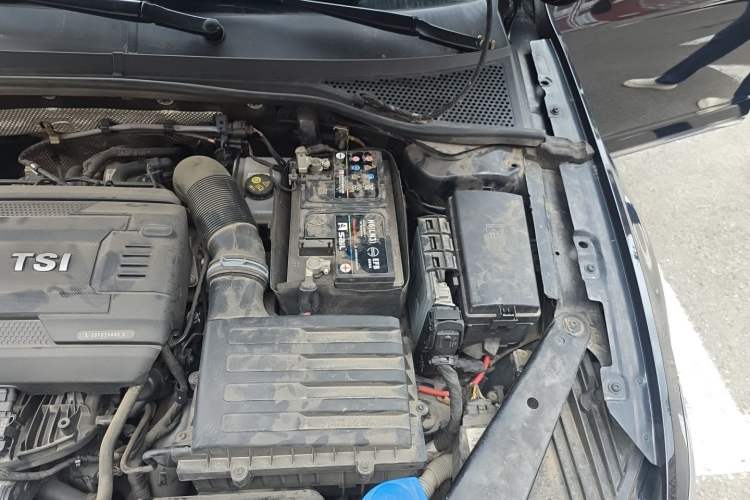 Used Volkswagen Magotan 2018 Facelift 330TSI DSG Luxury Model Engine Bay Left