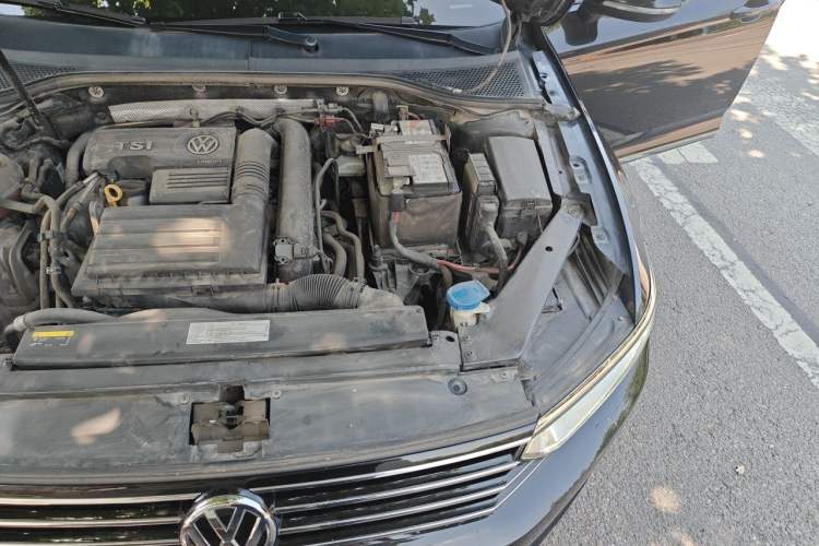 Used Volkswagen Magotan 2018 280TSI DSG Leading Model Engine Bay Left
