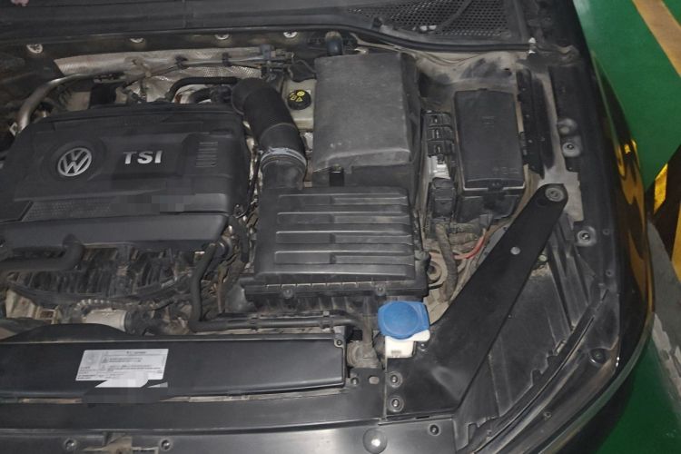 Used Volkswagen Magotan 2018 330TSI DSG Advanced Model Engine Bay Left