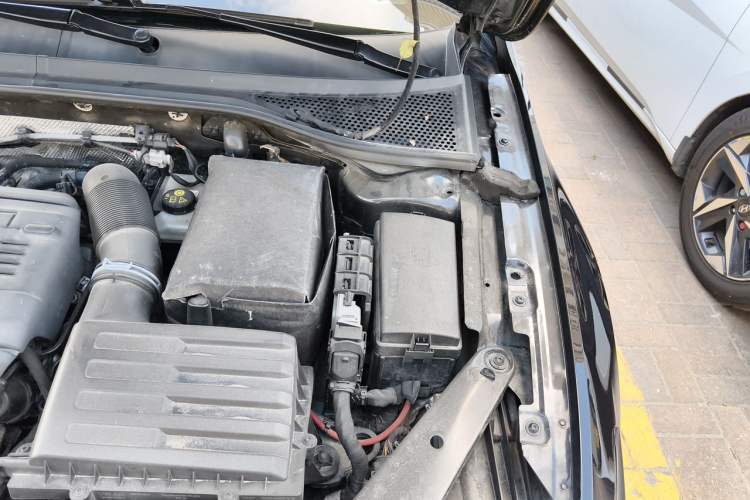 Used Volkswagen Magotan 2018 380TSI DSG Flagship Edition Engine Bay Left