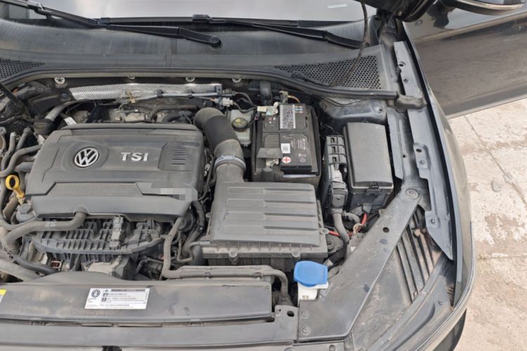 Used Volkswagen Magotan 2018 380TSI DSG Luxury Model Engine Bay Left