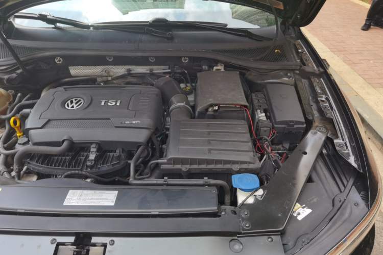 Used Volkswagen Magotan 2018 330TSI DSG Advanced Model Engine Bay Left