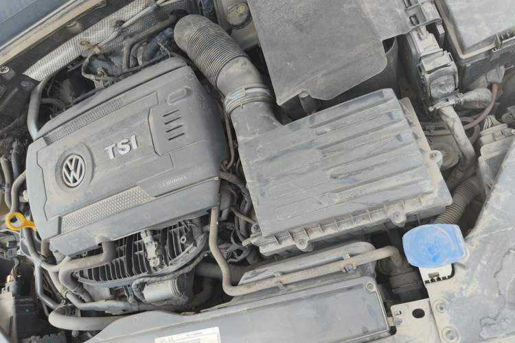 Used Volkswagen Magotan 2018 330TSI DSG Luxury Model Engine Bay Left
