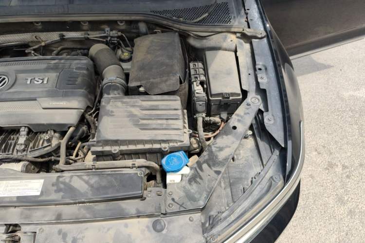 Used Volkswagen Magotan 2018 330TSI DSG Advanced Model Engine Bay Left