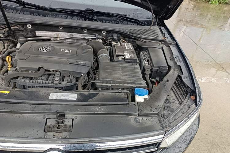 Used Volkswagen Magotan 2018 Facelift 380TSI DSG Luxury Version Engine Bay Left
