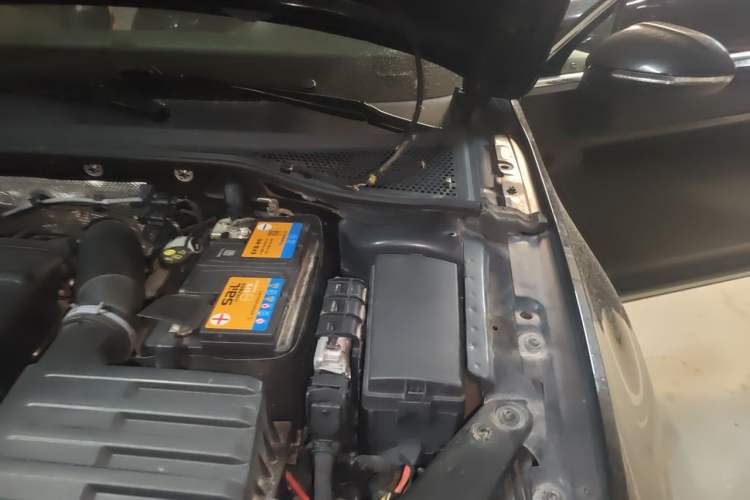 Used Volkswagen Magotan 2018 Facelift 330TSI DSG Luxury Model Engine Bay Left