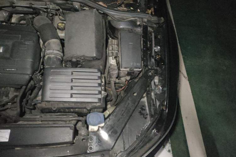 Used Volkswagen Magotan 2018 330TSI DSG Advanced Model Engine Bay Left