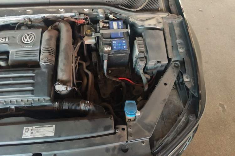 Used Volkswagen Magotan 2018 280TSI DSG Comfort Model Engine Bay Left