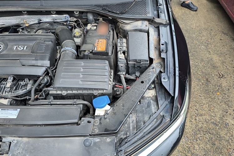Used Volkswagen Magotan 2018 330TSI DSG Advanced Model Engine Bay Left