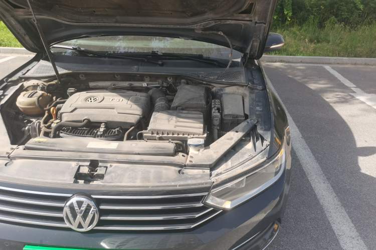 Used Volkswagen Magotan 2018 330TSI DSG Advanced Model Engine Bay Left