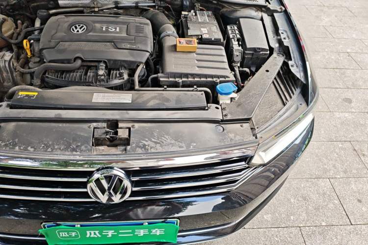 Used Volkswagen Magotan 2018 Facelift 330TSI DSG Luxury Model Engine Bay Left