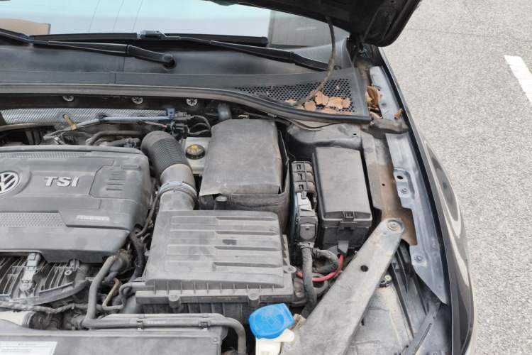 Used Volkswagen Magotan 2018 330TSI DSG Advanced Model Engine Bay Left
